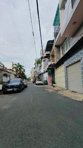 Bán nhà C4, hẻm nhựa 8m,Lê Văn Việt, 2 mặt hẻm cực rộng, Nở hậu đep. - 2