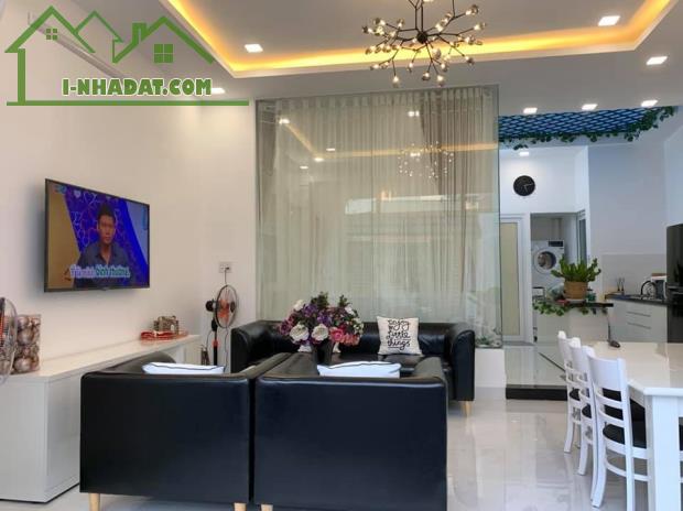 [NƠI AN CƯ LÝ TƯỞNG] Thích Quảng Đức, Trước nhà 6m, 3 tầng, Nhỉnh 5 tỷ - 3