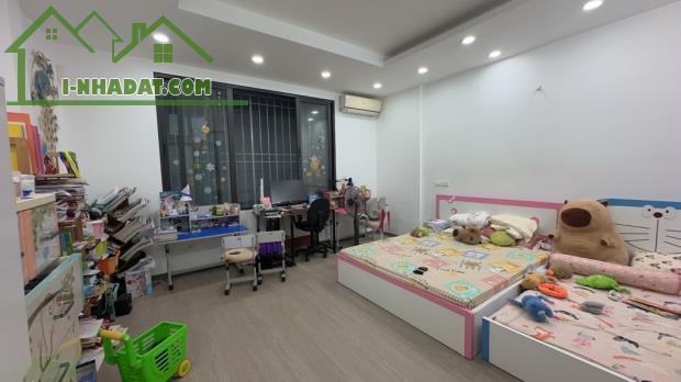 Bán Nhà Nguyễn Khang- Cầu Giấy. 39m2×5 tầng,mt:4,9m.dân xây để lại nội thất,gần phố. - 3