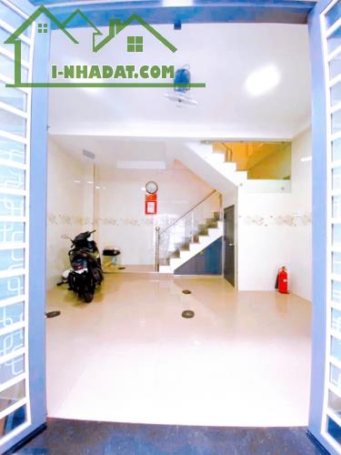 Bán nhà QUẬN TÂN BÌNH, hẻm Cách Mạng Tháng Tám, thửa đất Chữ nhật 5x7 m, Giá 6.5 tỷ