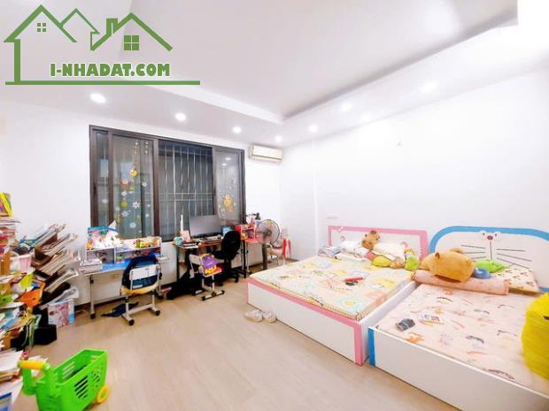 BÁN NHÀ TRUNG TÂM CẦU GIẤY 40M2 x 5T x MT 5M - 2