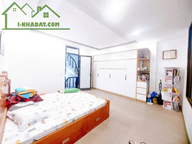 BÁN NHÀ TRUNG TÂM CẦU GIẤY 40M2 x 5T x MT 5M - 1