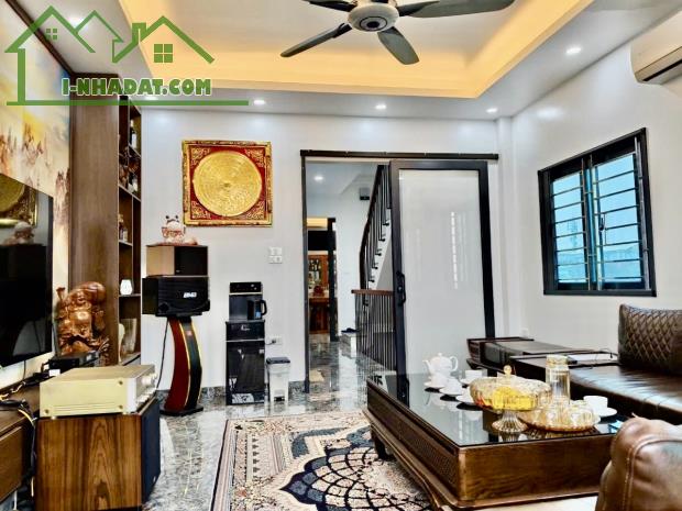 Bán  nhà Thạch Bàn Long Biên- GARA Ô TÔ, NHÀ MỚI Ở LUÔN NỘI THẤT TIỀN TỶ, THANG MÁY NHẬP K - 1