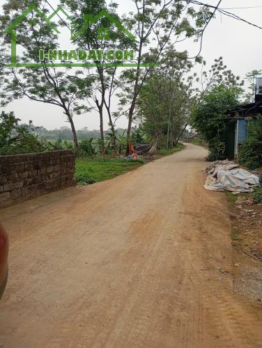 Lô 142m , mặt tiền 7m . Gần QL6  đường to thoải mái