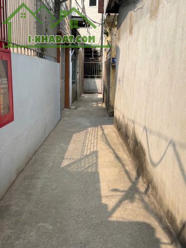 Bán đất tặng nhà. Khuôn tiền nhỏ xinh xinh
