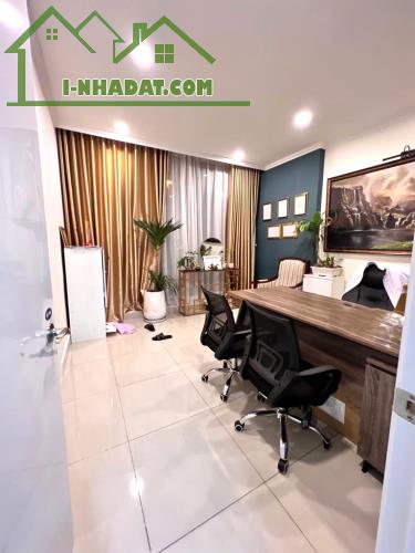 Chủ gấp bán - Giảm sốc 5 tỷ! Nhà mặt tiền đường Nguyễn Đình Chiểu, P. Dakao, Quận 1. - 2