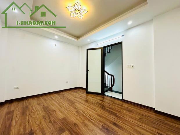 BÁN NHÀ MỚI XÂY - 45M² - 6PN - NGÕ RỘNG - CÁCH MẶT PHỐ THẠCH BÀN CHỈ VÀI BƯỚC CHÂN - 1