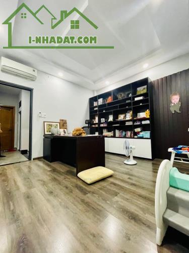 Bán nhà mặt tiền Tân Sơn-ngang 5m-4PN-sổ vuông-2 mặt tiền-gần sân golf giá tốt - 2