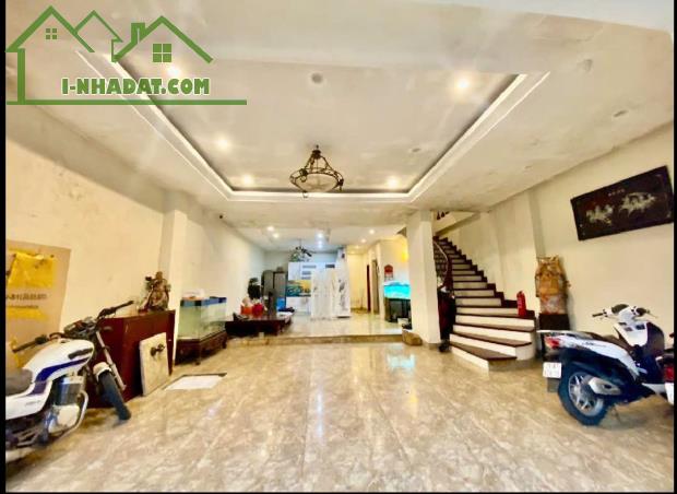 Lâm hạ nhà 5 tầng thang máy ở và kinh doanh luôn , đất phân lô 98 m2 mặt tiền 6,8 m - 1