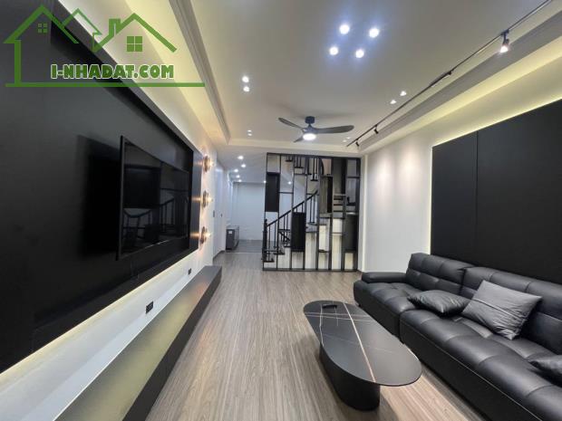 🏡 Ngọc Lâm, Long Biên, 50m2 x 5 tầng, 11 tỷ 3, Ô tô, Đầu phố, Nội thất VIP - 1
