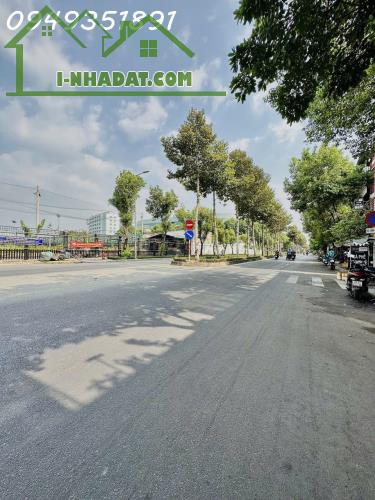 NHÀ MẶT PHỐ CẤP4 256M2 NGANG 5M SHR HOÀN CÔNG ĐỦ GIÁ 18,5 Tỷ