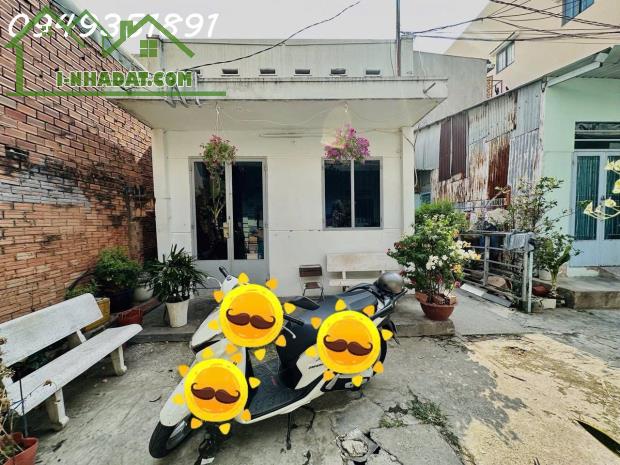 NHÀ MẶT PHỐ CẤP4 256M2 NGANG 5M SHR HOÀN CÔNG ĐỦ GIÁ 18,5 Tỷ - 2