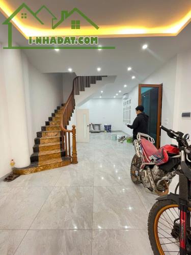 Nhà Đẹp Hàn Thuyên 50M2 Mặt Tiền 10M 4 Tầng 10M Ra Phố Ngõ Rộng 17.6 Tỷ - 1