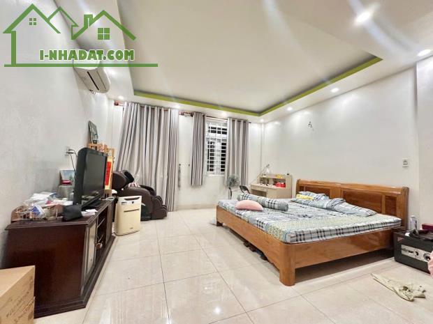 Cần Bán Gấp Nhà Mặt Tiền Đường B 100m2 (5 x 20) 4 Tầng 15,1 Tỷ TL - 1