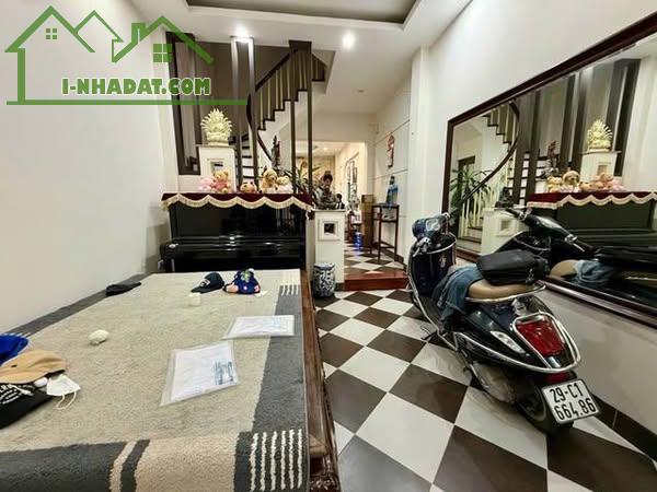 Bán gấp nhà mặt ngõ phố Đào Tấn, Quận Ba Đình 5 tầng, diện tích 50m2 - 1