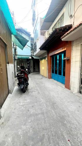 Bán nhà Trần Xuân Soạn Quận 7 - lô góc - nở hậu - tặng full nội thất - nhỉnh 3.x Tỷ TL
