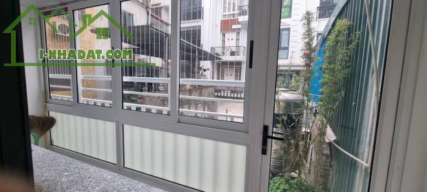 Bán gấp CH tầng 2, nhà C18 TT Thành công, Nguyên Hồng Đống Đa. 37m2( 70m2 SD), 2PN. 4,5 - 3