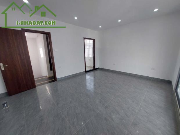 ~HOT!!!BÁN NHÀ THANH AM!~
SIÊU PHẨM  37,4 M 6 TẦNG THANG MÁY!