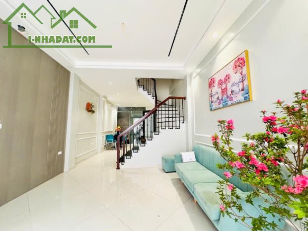 Bán nhà riêng giáp Minh Khai, Phố Dương Văn Bé, Quận HBT, xây mới - 43 m2 x 5 Tầng 6 ngủ