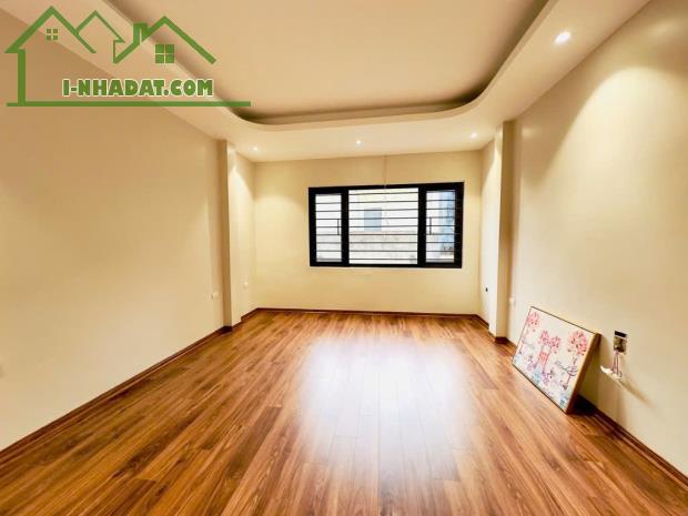 Bán nhà riêng giáp Minh Khai, Phố Dương Văn Bé, Quận HBT, xây mới - 43 m2 x 5 Tầng 6 ngủ - 2