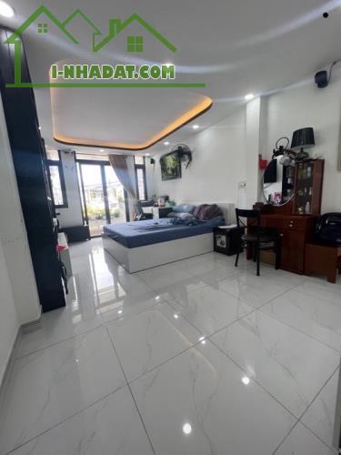 Bán nhà đẹp ở ngay MTKD đa ngành nghề Dạ Nam, 74m2, dòng tiền 750tr/năm, SHR, chỉ 17 tỷ. - 1
