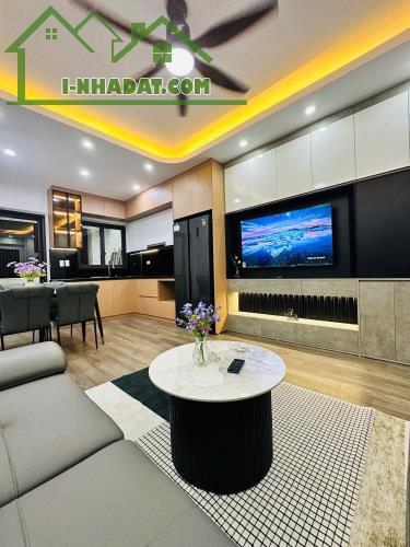 Linh Đàm - Hoàng Mai - Căn hộ chung cư CT4A-X2, sổ đỏ, 70m2 * 3 ngủ, ban công rộng