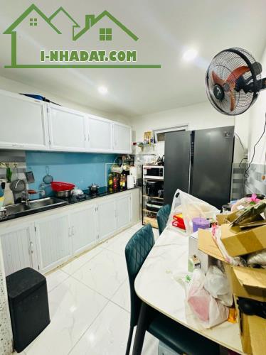 CẠNH HXH BÌNH THẠNH NGAY HÀNG XANH, GIÁP QUẬN 1 VÀ Q2, NHÀ MỚI ĐẸP Ở NGAY, GẦN 30M2, 3 - 1