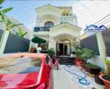 Bán nhà 3 lầu mái năng lượng mặt trời 172m2 giá 7,6 tỷ