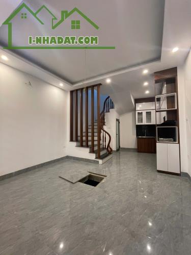 NHÀ CHÍNH CHỦ - GIÁ TỐT - Vị Trí Đẹp Tại Ngõ 240 Tổ 18 Ngọc Thuỵ Long Biên, Tp Hà Nội - 1