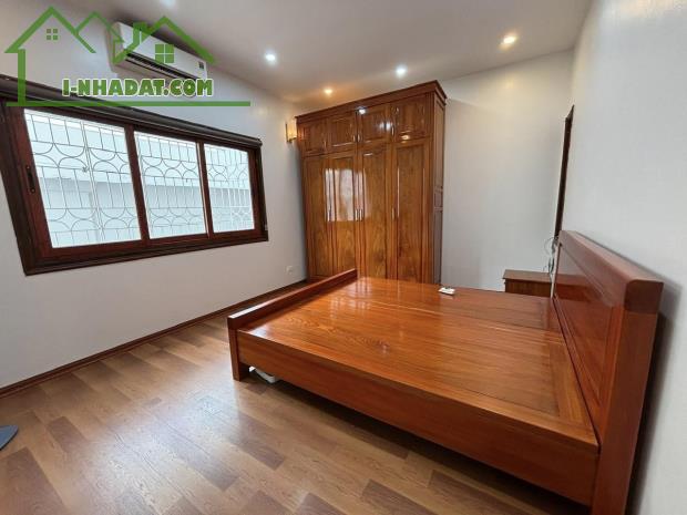 Cho thuê nhà LÀM SPA, KD ONLINE, VP Phố Hoàng Ngọc Phách, Đ.Đ, 50m2, 4 tầng, 25 triệu - 2