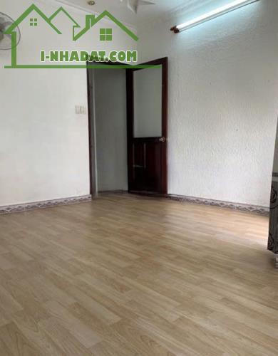 Cho Thuê Nhà 4x13.5m, 1 Trệt 2 Lầu, 4 Phòng Ngủ, 3 WC Mặt tiền Trương Quốc Dung - 1