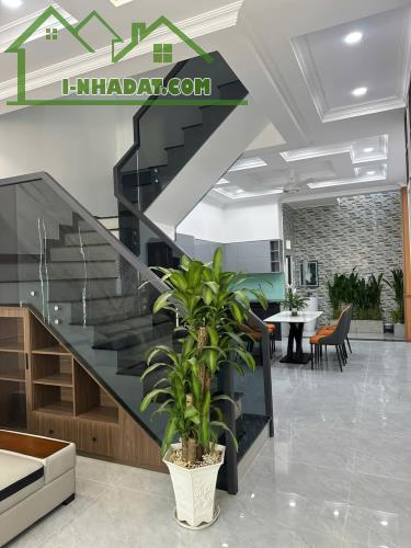 🏡 Bán Nhà phố 3 tầng, 4 phòng ngủ, full nội thất, ngay cổng sau KCN VSIP 1! - 2