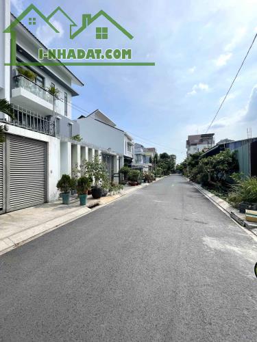 Bán Đất Thổ Cư Ngộp Khu Vip Bên Sông Hiệp Bình Chánh Thủ Đức Đường 10m  100m2_4.5*22 chỉ