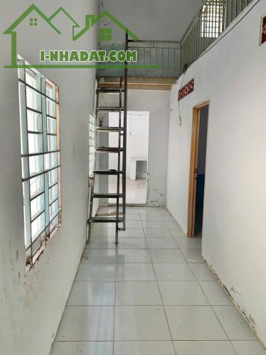 Bán nhà gác lửng 103m2 SHR thổ cư đường ô tô (P.Tân Phong) chỉ 2,5 tỉ - 2