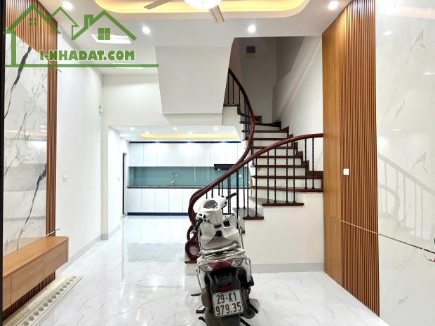 Bán nhà Vũ Xuân Thiều, Phúc Lợi, Long Biên, dân xây, cách mặt phố 50m dt 45m2 nhỉnh 6 tỷ