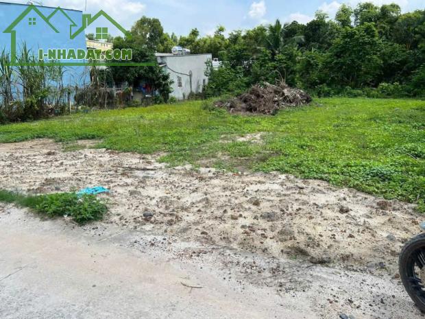 Chỉ 900tr đất shr 5x28.. gần UBND xã Mỹ Hạnh Nam Long An.. _ Cách đường TL 824 khoảng 200m - 1