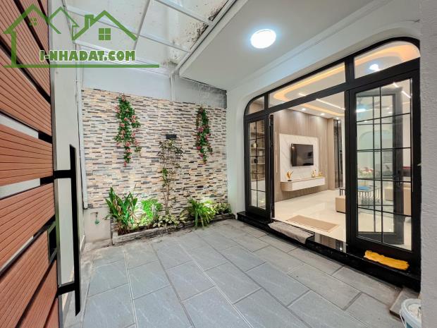 Trương Định nhà đẹp ảnh thật sổ 60mx4 tầng mặt tiền rộng 4m giá 9.3 tỷ còn TL.