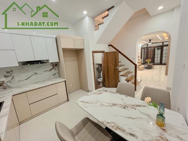 Trương Định nhà đẹp ảnh thật sổ 60mx4 tầng mặt tiền rộng 4m giá 9.3 tỷ còn TL. - 3
