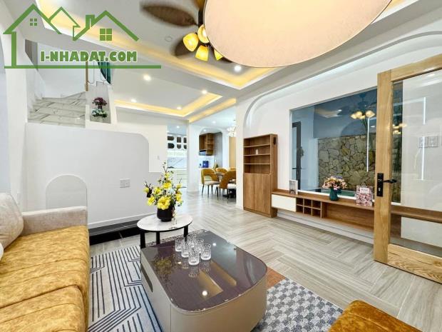 # Kiệt Trưng Nữ Vương gần Chợ Mới, Phố Đi Bộ Bạch Đằng, 72m2, 2 tầng mới hiện đại, 3.75 tỷ