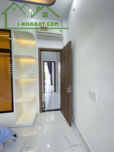 NHÀ MỚI TINH CÓ 2T 3PN - 4x16 - CÓ SÂN VƯỜN MINI - TẶNG FULL NỘI THẤT - NHỈNH 4 TỶ - 1
