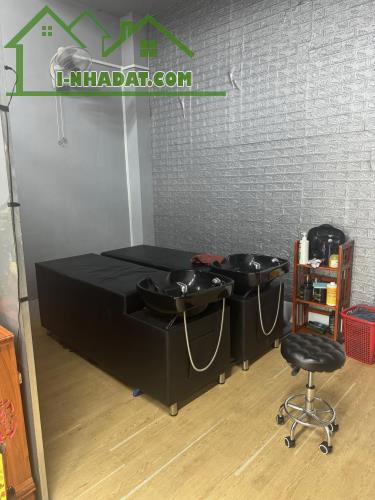 Sang Nhượng Toàn Bộ Mặt bằng hoặc full đồ Làm Salon Tóc tại Cần Thơ
