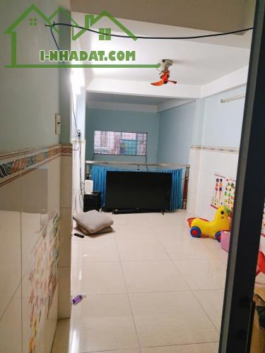 Chính chủ gởi bán gấp nhà 2 mặt hẻm 3m Hàn Hải Nguyên P.2 Quận 11. - 4