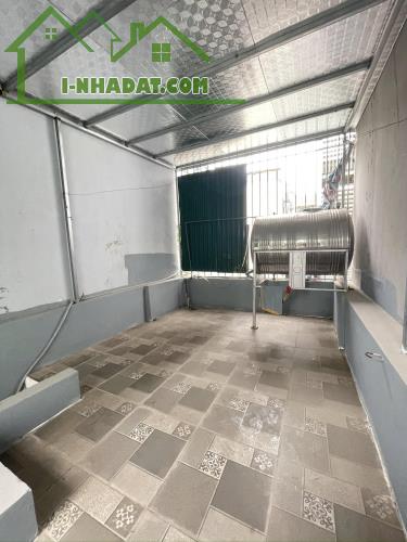 Cho thuê nhà nguyên căn ngõ ô tô Hồng Mai 38m2, 3 tầng ở gia đình, nhóm ít người - 3