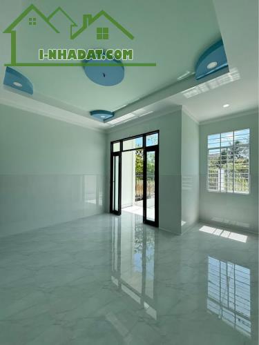 Nhà thành phố Bến Tre, 114m, thổ cư 100%, 2PN, 2WC đường 3m - 3