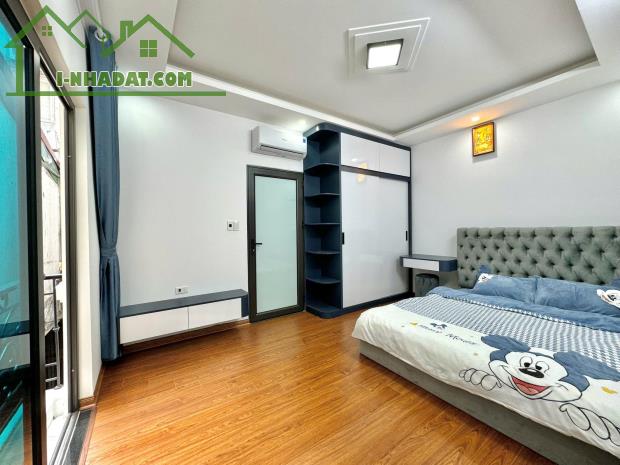 Bán nhà Long Biên 6.45 tỷ 35 m2, 3PN, 4WC, 5 tầng