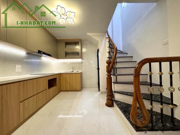 CHỦ CẦN  BÁN NHÀ TÔN ĐỨC THẮNG , 30M2xMT 3.5M, 5Tx 3 PN, Ở NGAY , FULL NỘI THẤT - 1