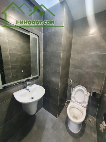 Bán Nhà Phố Trạm, Ngõ Thông Oto, Thang Máy, 40m x 6 Tầng, Giá 9,35 Tỷ - 2