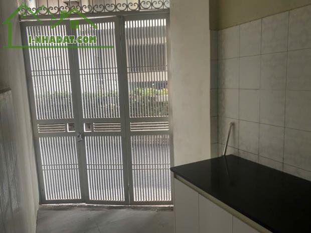 Cho thuê lô góc mặt phố Hoàng Ngân 3 tầng 125m2 có sân để ô tô, gần ngã tư kinh doanh đỉnh - 4
