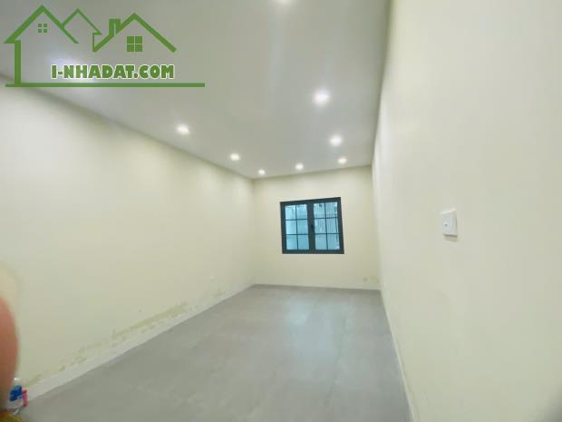 Cho thuê lô góc mặt phố Hoàng Ngân 3 tầng 125m2 có sân để ô tô, gần ngã tư kinh doanh đỉnh - 5