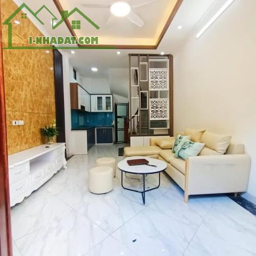 BÁN NHÀ KHÔNG Ở HẾT TẠI CỰ KHỐI LONG BIÊN